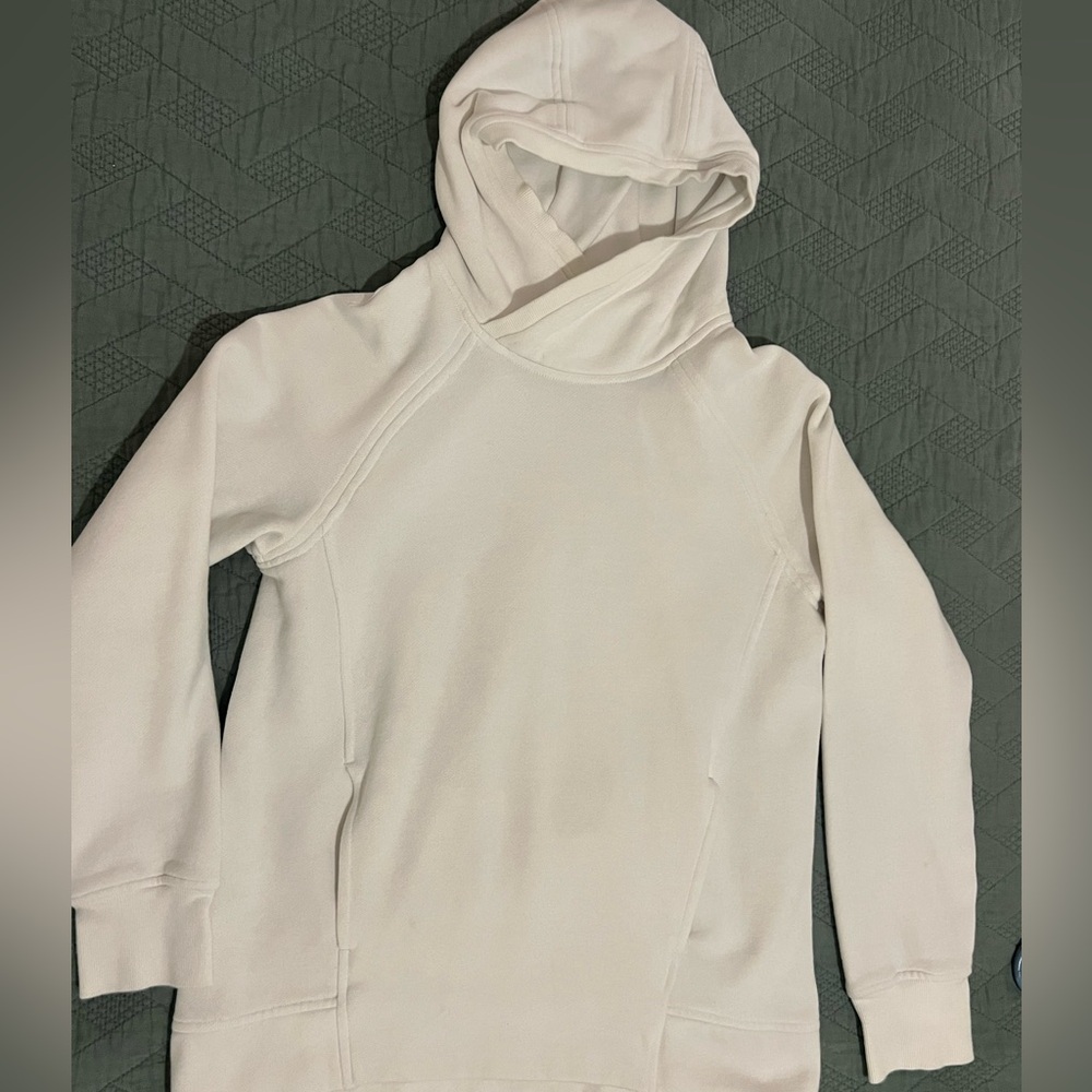 Lululemon white sweatshirt size 6